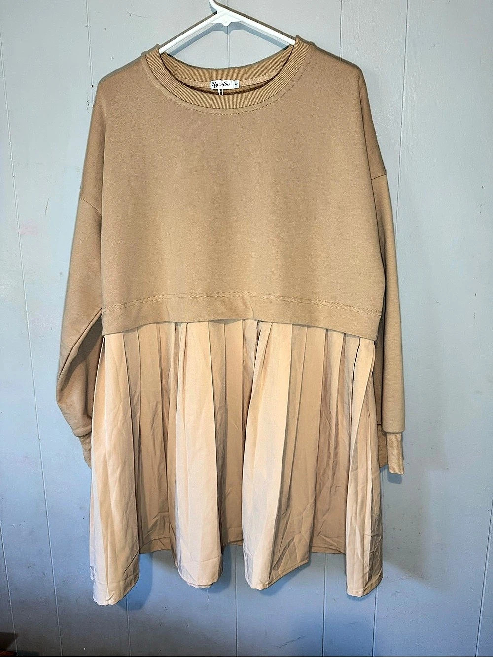 Ugerlov Oversized Pleated Sweatshirt Dress Brown & Beige Small